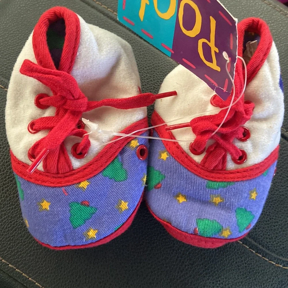 RARE Winnie the Pooh Baby Shoes Christmas 12-18 months 90s Vintage DISNEY NWT